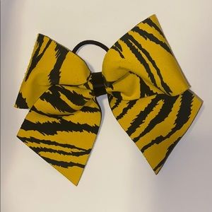 Good cheetah print cheer bow